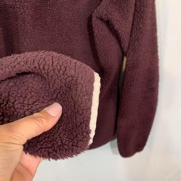 𝅺HELLY Hansen woman’s teddy coat. Size large. Burgundy. Ultra plush. Hooded. - Picture 7 of 10